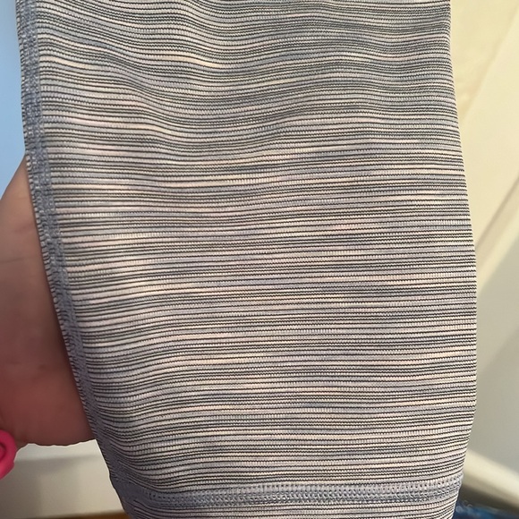 New with tags! Athleta Transcends Textured 7/8 tight - Picture 4 of 10